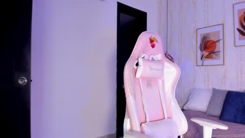 Ayleen online show from October 17, 2025, 12:30 pm