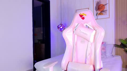 Ayleen online show from February 10, 2026, 1:15 pm