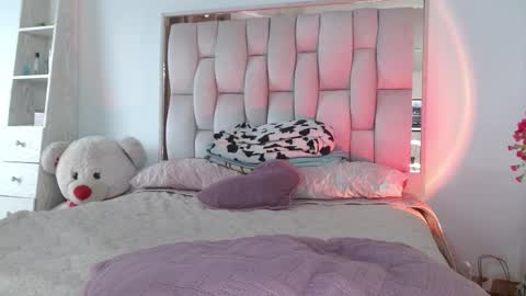 Snapshot of ayleen_m chatting on November 27, 2025, 9:06 pm AYLEEN online show from November 27, 2025, 9:06 pm