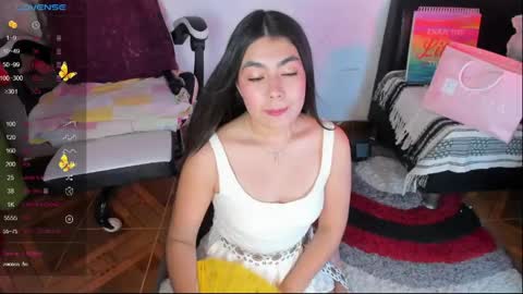 Snapshot of aylenmiller_ chatting on May 14, 2026, 10:49 pm Aylen online show from May 14, 2026, 10:49 pm