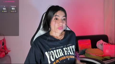 Snapshot of aylenmiller_ chatting on May 22, 2026, 1:24 am Aylen online show from May 22, 2026, 1:24 am