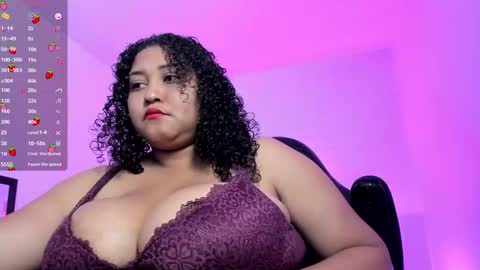 Snapshot of ayliinn_ chatting on October 16, 2025, 2:23 am Ayliinn online show from October 16, 2025, 2:23 am