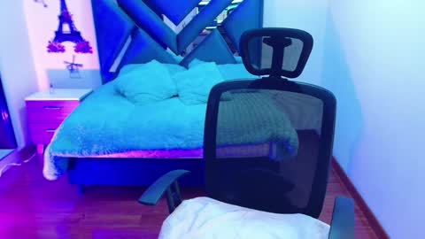 Snapshot of aylin_diazz chatting on December 13, 2024, 1:37 am Aylin online show from December 13, 2024, 1:37 am