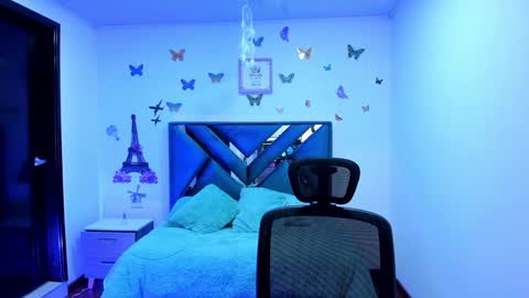 Snapshot of aylin_diazz chatting on December 28, 2024, 9:19 pm Aylin online show from December 28, 2024, 9:19 pm