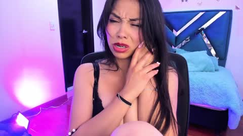 Snapshot of aylin_diazz chatting on January 9, 2025, 11:56 pm Aylin online show from January 9, 2025, 11:56 pm