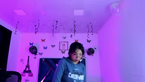 Snapshot of aylin_diazz chatting on January 27, 2025, 11:33 pm Aylin online show from January 27, 2025, 11:33 pm