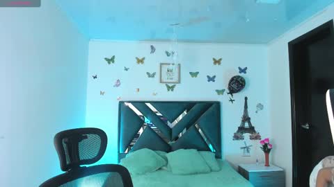 Snapshot of aylin_diazz chatting on February 20, 2025, 10:15 pm Aylin online show from February 20, 2025, 10:15 pm