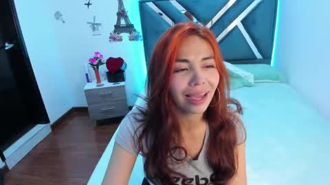 Snapshot of aylin_diazz chatting on September 17, 2025, 1:24 pm Aylin online show from September 17, 2025, 1:24 pm