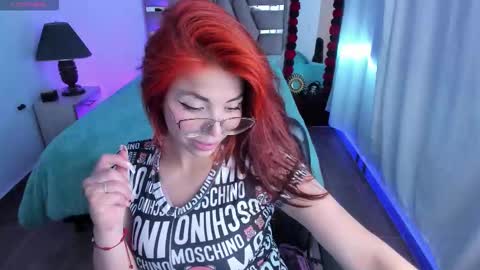 Snapshot of aylin_diazz chatting on November 14, 2025, 3:00 pm Aylin online show from November 14, 2025, 3:00 pm