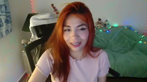 Snapshot of aylin_diazz chatting on December 15, 2025, 7:29 pm Aylin online show from December 15, 2025, 7:29 pm