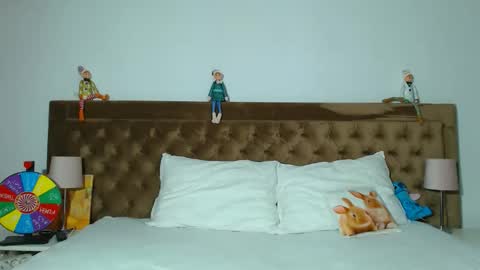 Aylin online show from December 1, 2025, 3:33 am