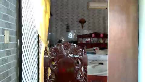 aymkyline online show from February 12, 2026, 2:06 am