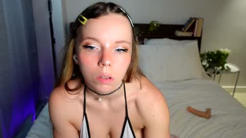 Snapshot of ayralust chatting on February 1, 2025, 11:32 am Ayra Lust online show from February 1, 2025, 11:32 am