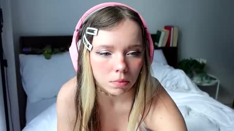 Snapshot of ayralust chatting on February 10, 2025, 6:42 am Ayra Lust online show from February 10, 2025, 6:42 am