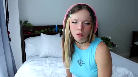 Snapshot of ayralust chatting on March 8, 2025, 4:23 am Ayra Lust online show from March 8, 2025, 4:23 am