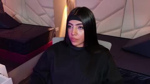 Aysel online show from October 5, 2025, 9:24 pm