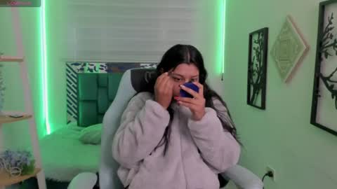 Snapshot of aysha_winxs chatting on July 28, 2026, 7:15 pm Aysha online show from July 28, 2026, 7:15 pm