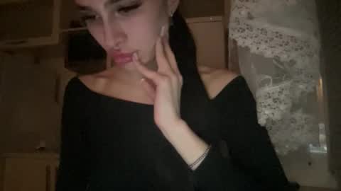 Snapshot of ayshekisskitty chatting on November 23, 2025, 9:25 pm ViktoranMary online show from November 23, 2025, 9:25 pm