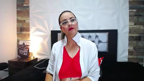 Snapshot of azaahara_ chatting on February 22, 2025, 11:02 am Azahara online show from February 22, 2025, 11:02 am