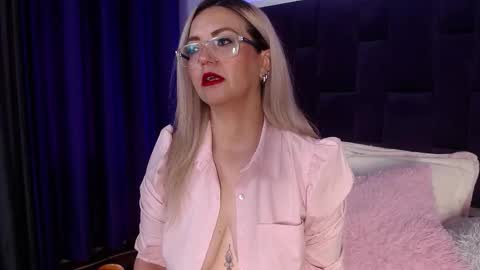 Azahara online show from March 19, 2026, 2:21 pm