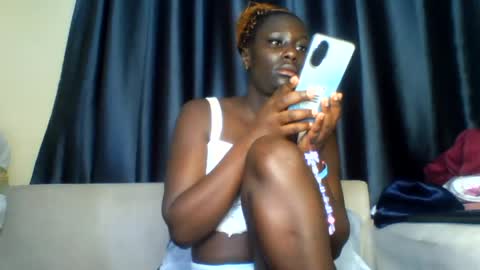 Snapshot of azaelia_iris chatting on July 4, 2026, 6:03 pm azaelia_iris online show from July 4, 2026, 6:03 pm