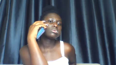 Snapshot of azaelia_iris chatting on August 1, 2026, 9:19 am azaelia_iris online show from August 1, 2026, 9:19 am