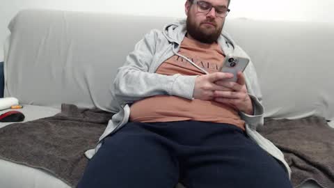 Azer online show from November 23, 2025, 8:41 pm