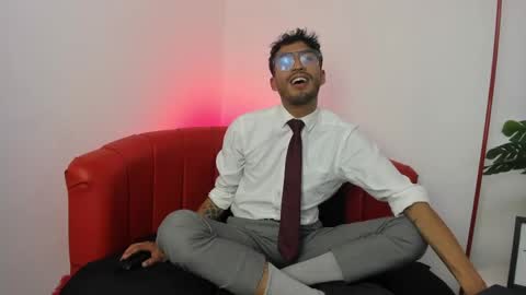 Aziel online show from April 15, 2026, 4:52 am