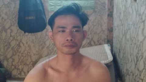 Snapshot of azn_philip chatting on January 5, 2026, 6:11 pm Philip online show from January 5, 2026, 6:11 pm