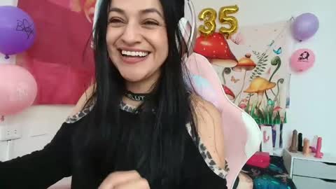 Snapshot of azucenaxxxgp chatting on May 6, 2026, 3:17 pm Azucena R online show from May 6, 2026, 3:17 pm