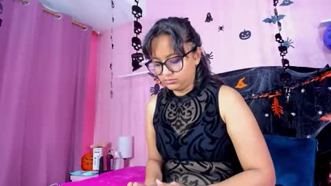 Snapshot of azul_moon chatting on October 29, 2025, 5:10 am azul_moon online show from October 29, 2025, 5:10 am