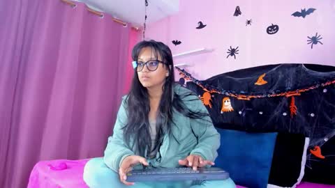 Snapshot of azul_moon chatting on November 3, 2025, 3:41 am azul_moon online show from November 3, 2025, 3:41 am