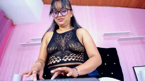Snapshot of azul_moon chatting on November 21, 2025, 5:06 am azul_moon online show from November 21, 2025, 5:06 am