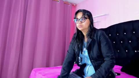 Snapshot of azul_moon chatting on November 24, 2025, 3:39 am azul_moon online show from November 24, 2025, 3:39 am