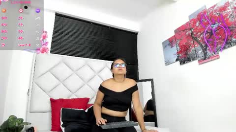 Snapshot of azul_moon chatting on July 7, 2026, 3:53 am azul_moon online show from July 7, 2026, 3:53 am