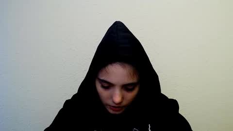 azumi_chan_ online show from November 3, 2025, 8:37 am