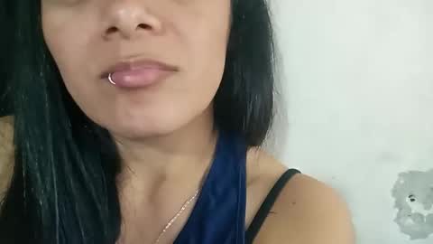 azura lion online show from April 19, 2026, 10:56 pm