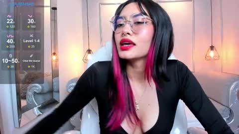 Azura online show from February 13, 2025, 1:40 am