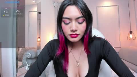 Azura online show from February 18, 2025, 10:58 pm