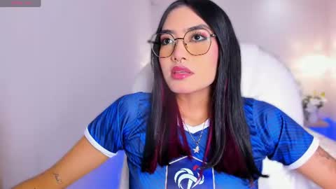 Snapshot of azurakindong chatting on July 9, 2026, 7:18 pm Azura online show from July 9, 2026, 7:18 pm