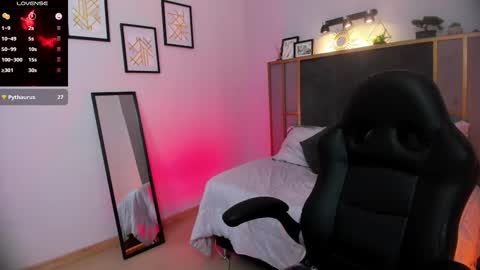 Azurra  online show from March 5, 2026, 9:44 pm