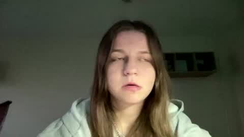 Snapshot of azzieheberly chatting on June 16, 2026, 6:10 pm Niki online show from June 16, 2026, 6:10 pm