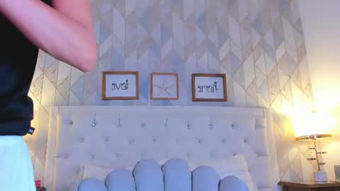 Snapshot of b3k_afrodict chatting on July 7, 2026, 3:20 am Anny online show from July 7, 2026, 3:20 am