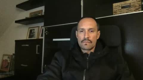 Snapshot of babakeror chatting on November 1, 2025, 2:02 am BKR online show from November 1, 2025, 2:02 am