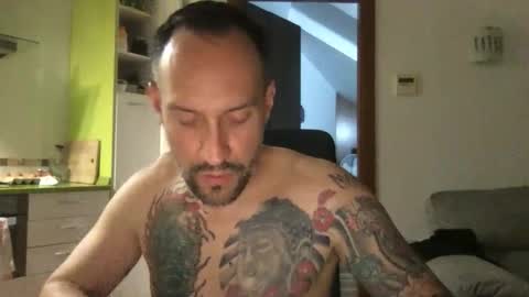Snapshot of babakeror chatting on June 10, 2026, 11:03 pm BKR online show from June 10, 2026, 11:03 pm