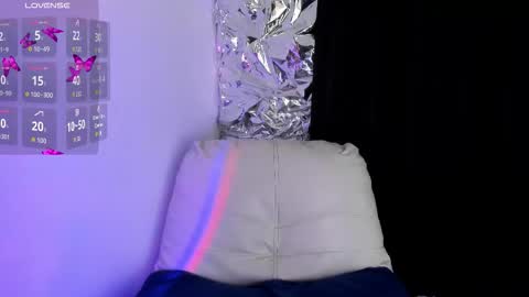 Snapshot of babeblair chatting on October 23, 2025, 6:50 pm Queen B online show from October 23, 2025, 6:50 pm