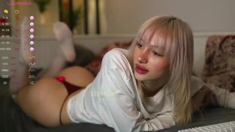 Snapshot of babeholly chatting on February 15, 2025, 11:03 pm Hey Im your angel Holly online show from February 15, 2025, 11:03 pm