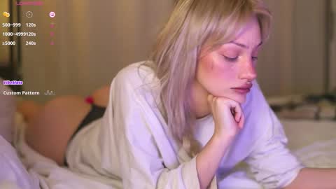 Snapshot of babeholly chatting on October 26, 2025, 9:53 pm Hey Im your angel Holly online show from October 26, 2025, 9:53 pm