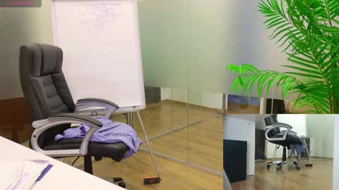 Olivia and Lexi online show from February 19, 2025, 8:22 am