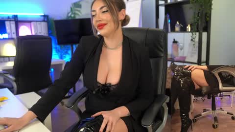 Olivia and Lexi online show from April 3, 2026, 5:05 am